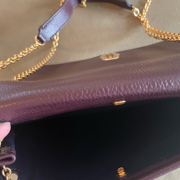 Like new Beautiful Mulberry purse with gold chain. Includes dust bag - Picture 3 of 7